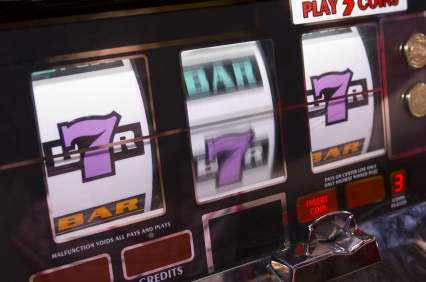 Online V Land-based Casinos: The Ongoing Battle