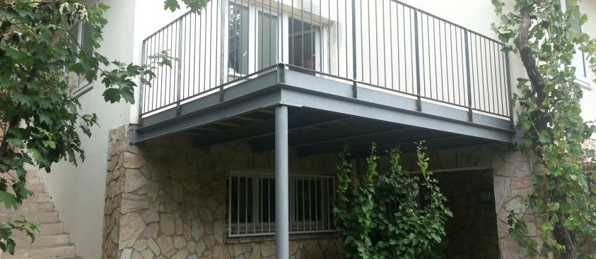 Estructura + barandilla casa 4 vientos