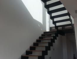 Escalera interior de hierro