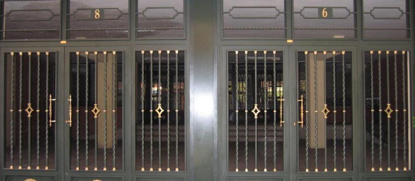 Puerta comunitaria